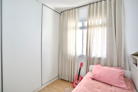 Casa de condomínio para alugar com 180m², 3 quartos e 4 vagasQuarto 1