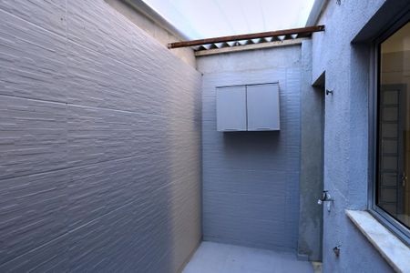 Casa para alugar com 60m², 2 quartos e 1 vagaÁrea de Serviço