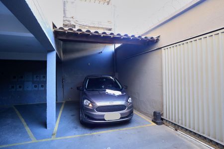Garagem de casa para alugar com 2 quartos, 60m² em Alvorada, Belo Horizonte