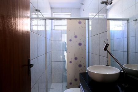 Banheiro de casa para alugar com 2 quartos, 60m² em Alvorada, Belo Horizonte