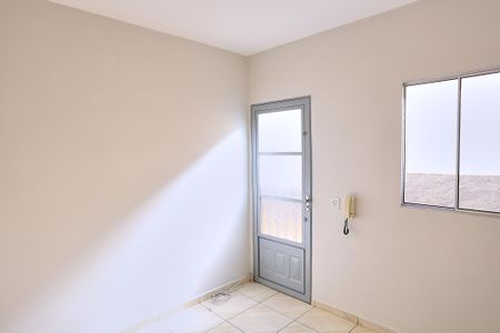 Casa para alugar com 60m², 2 quartos e 1 vagaSala