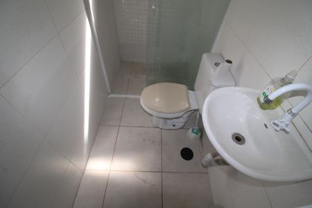 Banheiro de kitnet/studio para alugar com 1 quarto, 39m² em Santana, São Paulo