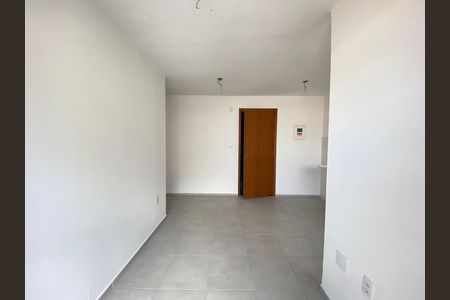 Apartamento para alugar com 2 quartos, 44m² em Del Castilho, Rio de Janeiro