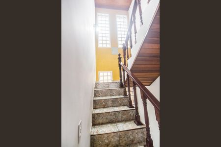 Apartamento à venda com 302m², 2 quartos e 5 vagas Apartamento à venda com 302m², 2 quartos e 5 vagasEscada
