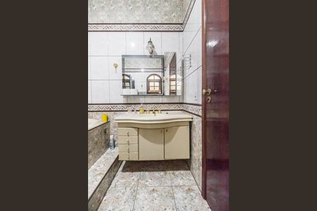 Apartamento à venda com 302m², 2 quartos e 5 vagas Apartamento à venda com 302m², 2 quartos e 5 vagasBanheiro da Suíte