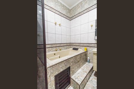 Apartamento à venda com 302m², 2 quartos e 5 vagas Apartamento à venda com 302m², 2 quartos e 5 vagasBanheiro da Suíte