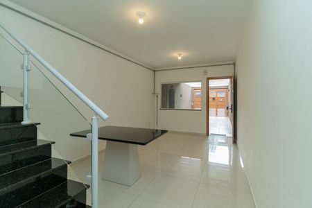 Casa para alugar com 3 quartos, 80m² em Vila Tolstoi, São Paulo