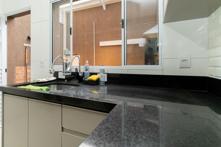 Cozinha de casa para alugar com 3 quartos, 80m² em Vila Tolstoi, São Paulo