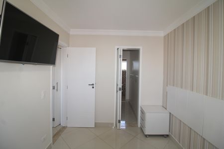 Quarto 2 de apartamento para alugar com 2 quartos, 62m² em Vila Diva, São Paulo