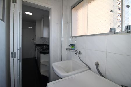 Área de Serviço de apartamento para alugar com 2 quartos, 62m² em Vila Diva, São Paulo