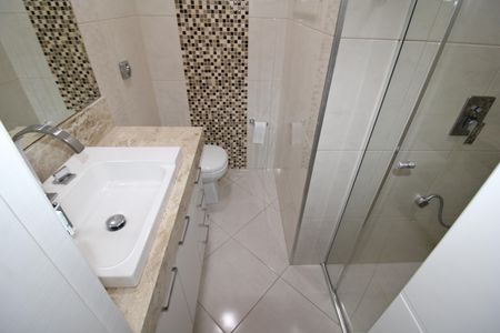 Banheiro de apartamento para alugar com 2 quartos, 62m² em Vila Diva, São Paulo