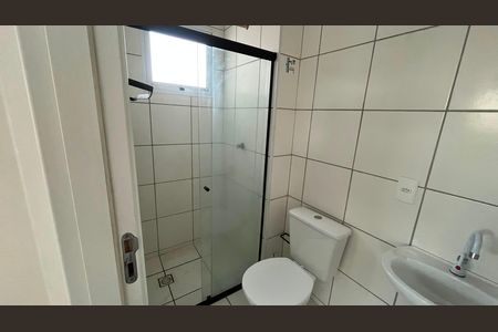 Banheiro  de apartamento para alugar com 2 quartos, 52m² em Ponto Chic, Nova Iguaçu