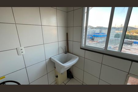 Área de serviço  de apartamento para alugar com 2 quartos, 52m² em Ponto Chic, Nova Iguaçu