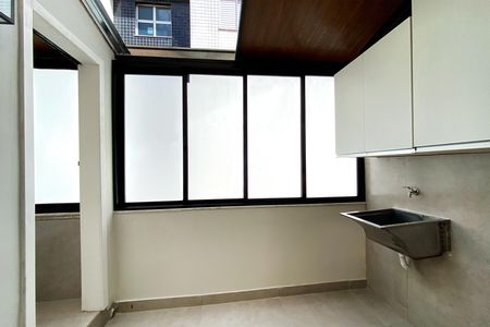 Apartamento à venda com 117m², 3 quartos e 2 vagas Apartamento à venda com 117m², 3 quartos e 2 vagasÁrea de Serviço