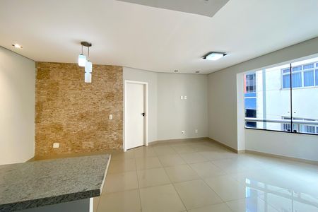 Apartamento à venda com 117m², 3 quartos e 2 vagas Apartamento à venda com 117m², 3 quartos e 2 vagasSala