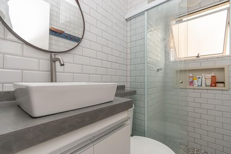 Banheiro  de apartamento à venda com 2 quartos, 50m² em Jardim Recanto dos Sonhos, Sumaré