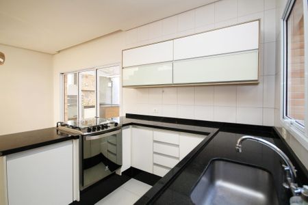 Casa de condomínio para alugar com 173m², 3 quartos e 3 vagas Casa de condomínio para alugar com 173m², 3 quartos e 3 vagasCozinha