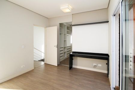 Casa de condomínio para alugar com 173m², 3 quartos e 3 vagas Casa de condomínio para alugar com 173m², 3 quartos e 3 vagasSuíte