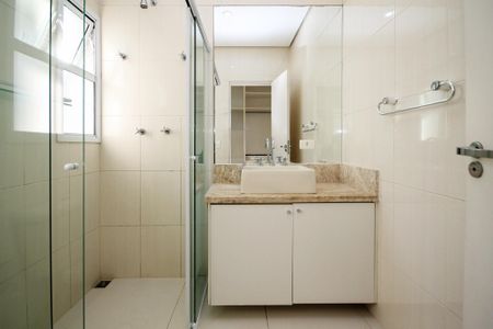 Casa de condomínio para alugar com 173m², 3 quartos e 3 vagas Casa de condomínio para alugar com 173m², 3 quartos e 3 vagasBanheiro Suíte