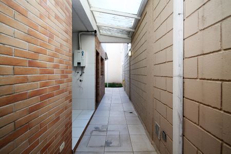 Casa de condomínio para alugar com 173m², 3 quartos e 3 vagas Casa de condomínio para alugar com 173m², 3 quartos e 3 vagasCorredor Externo