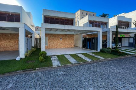 Casa de condomínio para alugar com 173m², 3 quartos e 3 vagas Casa de condomínio para alugar com 173m², 3 quartos e 3 vagasFachada Casa