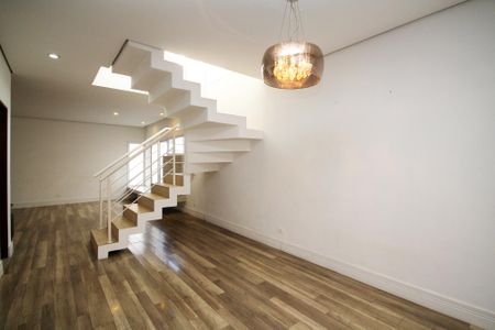 Casa de condomínio para alugar com 173m², 3 quartos e 3 vagas Casa de condomínio para alugar com 173m², 3 quartos e 3 vagasSala 2