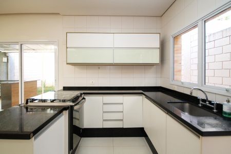 Casa de condomínio para alugar com 173m², 3 quartos e 3 vagas Casa de condomínio para alugar com 173m², 3 quartos e 3 vagasCozinha