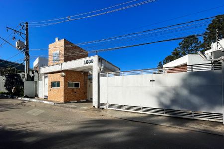 Casa de condomínio para alugar com 173m², 3 quartos e 3 vagas Casa de condomínio para alugar com 173m², 3 quartos e 3 vagasFachada Condomínio