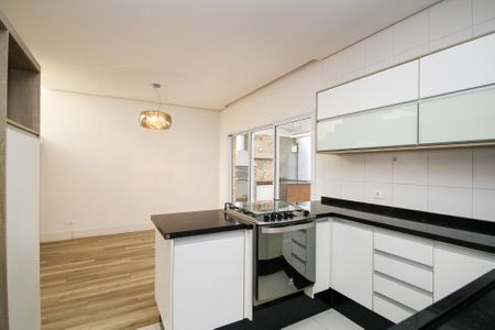 Cozinha de casa de condomínio para alugar com 3 quartos, 173m² em Granja Viana Ii, Cotia