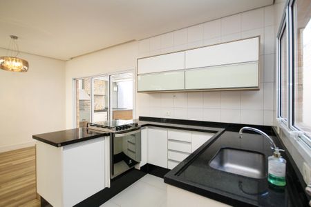 Cozinha de casa de condomínio para alugar com 3 quartos, 173m² em Granja Viana Ii, Cotia