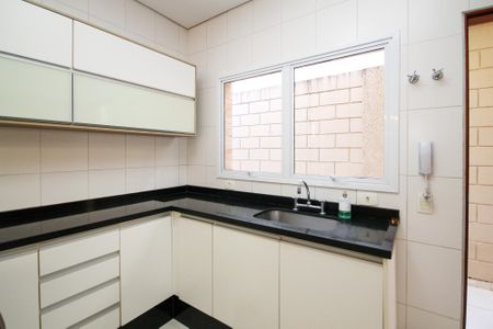 Casa de condomínio para alugar com 173m², 3 quartos e 3 vagas Casa de condomínio para alugar com 173m², 3 quartos e 3 vagasCozinha
