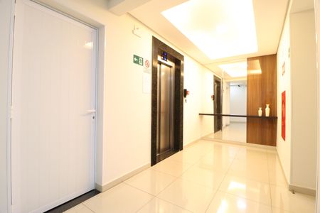 Apartamento para alugar com 55m², 2 quartos e 2 vagashall Elevador