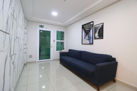 Apartamento para alugar com 55m², 2 quartos e 2 vagasHall social