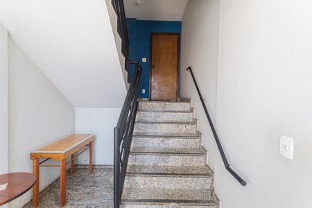 Hall de entrada de apartamento à venda com 2 quartos, 60m² em Floresta, Belo Horizonte
