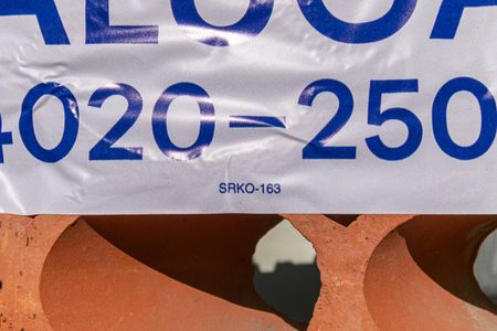 Código da placa de casa para alugar com 1 quarto, 45m² em Penha, Rio de Janeiro