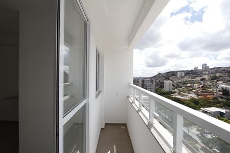 Varanda da Sala de apartamento à venda com 3 quartos, 59m² em Estoril, Belo Horizonte