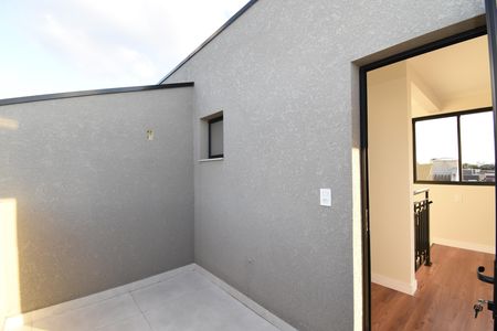 Casa de condomínio para alugar com 180m², 3 quartos e 2 vagasÁtico