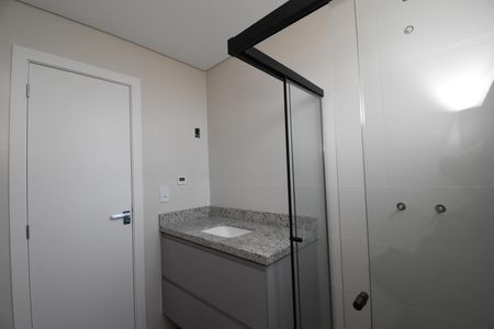 Casa de condomínio para alugar com 180m², 3 quartos e 2 vagasBanheiro 2