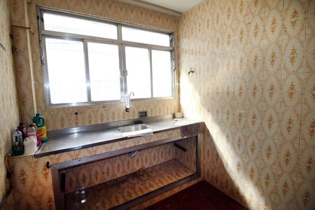 Cozinha de apartamento para alugar com 3 quartos, 72m² em Irajá, Rio de Janeiro