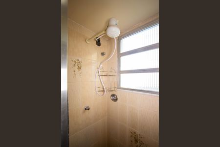 Banheiro de apartamento para alugar com 2 quartos, 70m² em Porto Novo, São Gonçalo