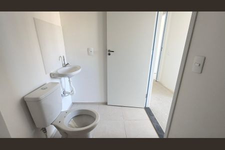 Apartamento à venda com 46m², 2 quartos e 1 vaga Apartamento à venda com 46m², 2 quartos e 1 vagaBanheiro da suíte