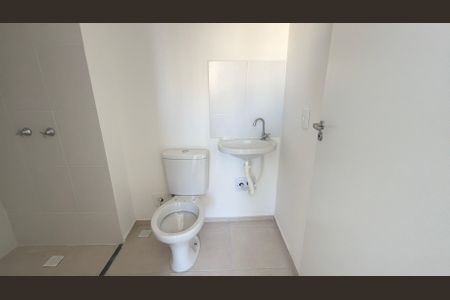 Apartamento à venda com 46m², 2 quartos e 1 vaga Apartamento à venda com 46m², 2 quartos e 1 vagaBanheiro da suíte