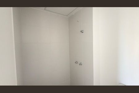 Apartamento à venda com 46m², 2 quartos e 1 vaga Apartamento à venda com 46m², 2 quartos e 1 vagaBanheiro da suíte