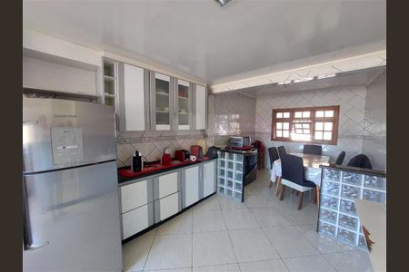 Casa à venda com 3 quartos, 68m² em Taboão, Diadema