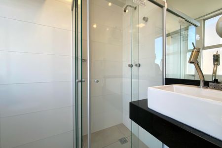 Banheiro da Suíte de apartamento à venda com 1 quarto, 39m² em Funcionários, Belo Horizonte