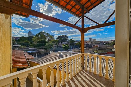 Casa à venda com 4 quartos, 302m² em Santa Efigênia, Belo Horizonte