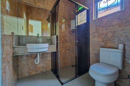 Casa à venda com 4 quartos, 302m² em Santa Efigênia, Belo Horizonte