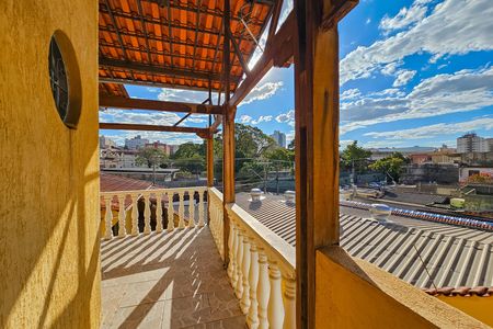 Casa à venda com 4 quartos, 302m² em Santa Efigênia, Belo Horizonte