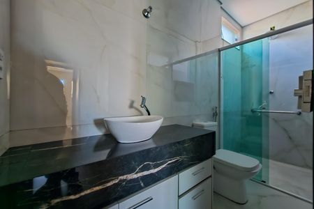 Casa à venda com 4 quartos, 302m² em Santa Efigênia, Belo Horizonte