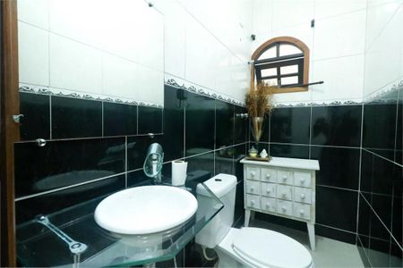 Casa à venda com 3 quartos, 200m² em Piraporinha, Diadema